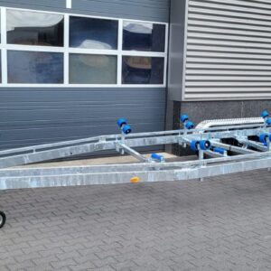 Boat trailer 8.4m 3x1350kg