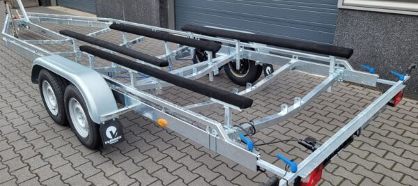 Τρέιλερ με Δοκούς 7,8μ 3x1500kg - Εικόνα 2