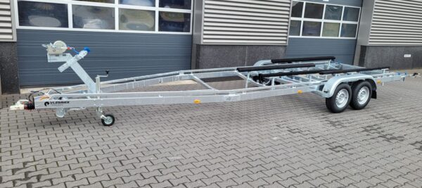 Τρέιλερ με Δοκούς 7,8μ 3x1500kg