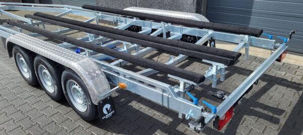 Τρέιλερ με δοκούς 8,4μ 3x1500kg - Εικόνα 3