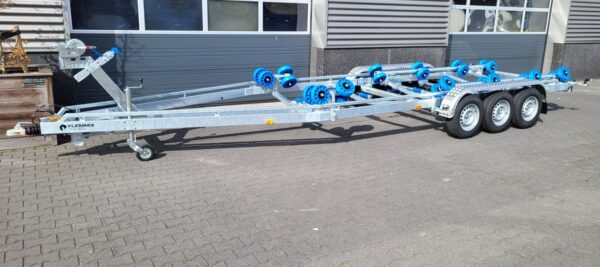 Flex-roll Trailer 8.4m 3x1500kg