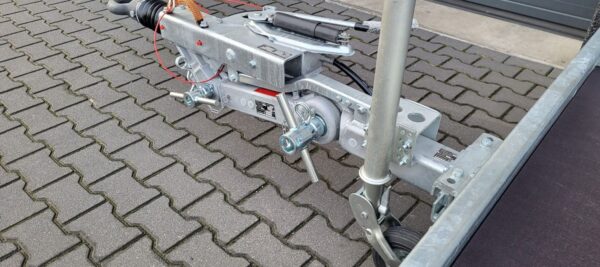 Gooseneck machine transporter 3×1350 kg – 4m x 1.5m - Image 8