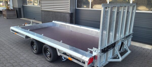 Gooseneck machine transporter 3500kg – 4m x 1.8m - Image 4